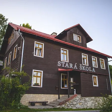 بيت ضيافة Stara Skola